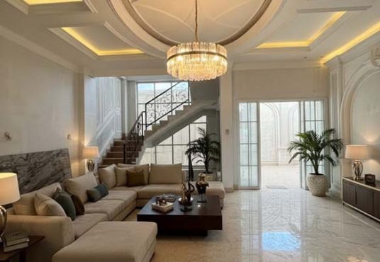 Rumah Mewah 3 Lantai Banyuraden Gamping Sleman