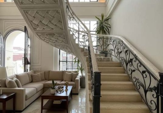 Rumah Mewah 3 Lantai Banyuraden Gamping Sleman