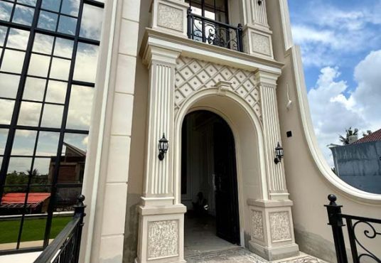 Rumah Mewah 3 Lantai Banyuraden Gamping Sleman