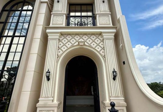 Rumah Mewah 3 Lantai Banyuraden Gamping Sleman