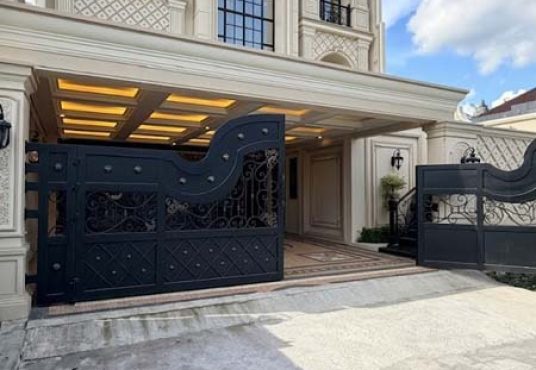 Rumah Mewah 3 Lantai Banyuraden Gamping Sleman