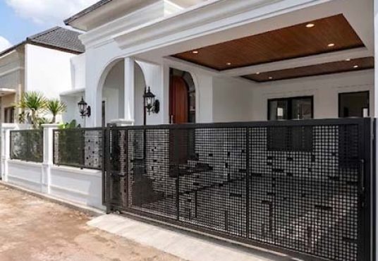 Rumah Mewah Desain Klasik Mediteran Modern Utara Jogja Bay