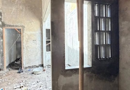 Rumah Mewah Desain Klasik Mediteran Modern Utara Jogja Bay