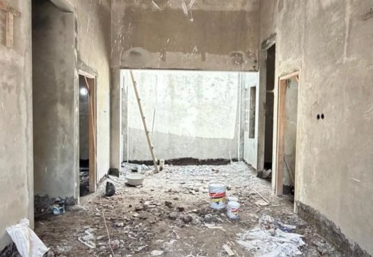 Rumah Mewah Desain Klasik Mediteran Modern Utara Jogja Bay