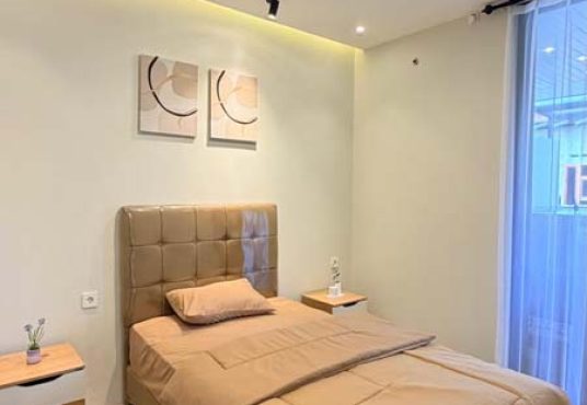 Rumah Baru Industrial Modern Furnished Dalam Perumahan One Gate System Jakal Km 14