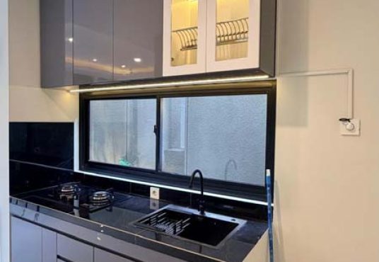 Rumah Baru Industrial Modern Furnished Dalam Perumahan One Gate System Jakal Km 14