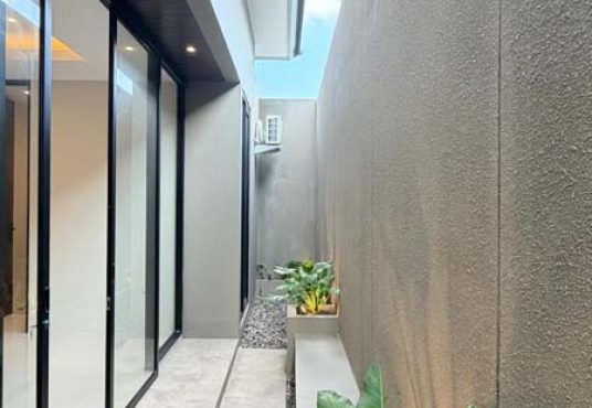 Rumah Baru Industrial Modern Furnished Dalam Perumahan One Gate System Jakal Km 14