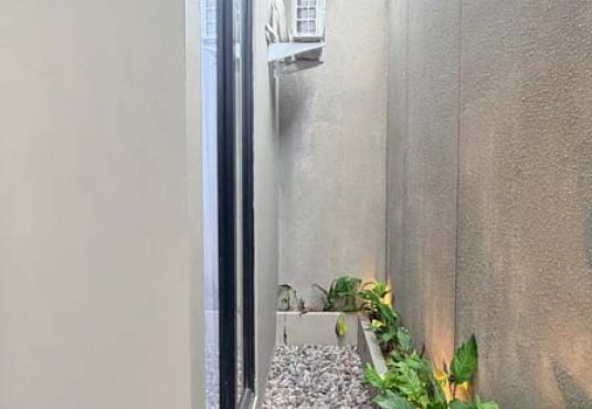 Rumah Baru Industrial Modern Furnished Dalam Perumahan One Gate System Jakal Km 14