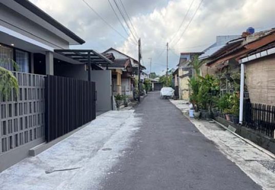 Rumah Baru Industrial Modern Furnished Dalam Perumahan One Gate System Jakal Km 14