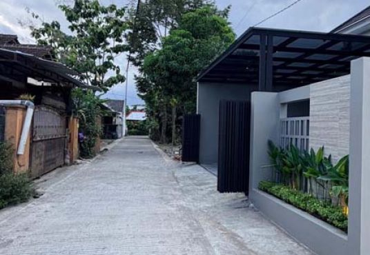 Rumah Baru Industrial Modern Full Furnished di Purwomartani