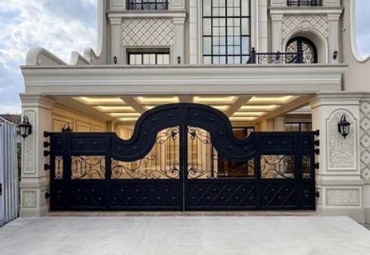 Rumah Mewah 3 Lantai Banyuraden Gamping Sleman