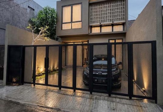 Rumah 2 Lantai Kontemporer Full Furnished Dekat UGM