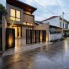 Rumah 2 Lantai Kontemporer Full Furnished Dekat UGM