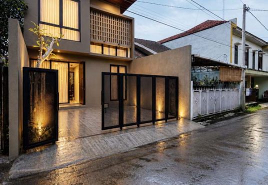 Rumah 2 Lantai Kontemporer Full Furnished Dekat UGM