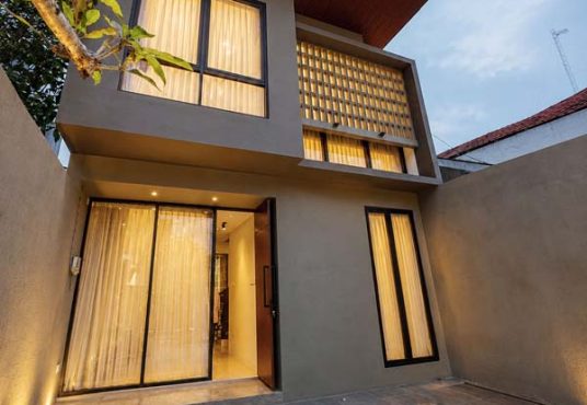 Rumah 2 Lantai Kontemporer Full Furnished Dekat UGM
