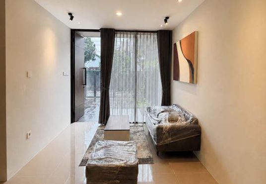 Rumah 2 Lantai Kontemporer Full Furnished Dekat UGM