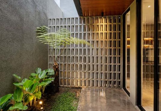Rumah 2 Lantai Kontemporer Full Furnished Dekat UGM