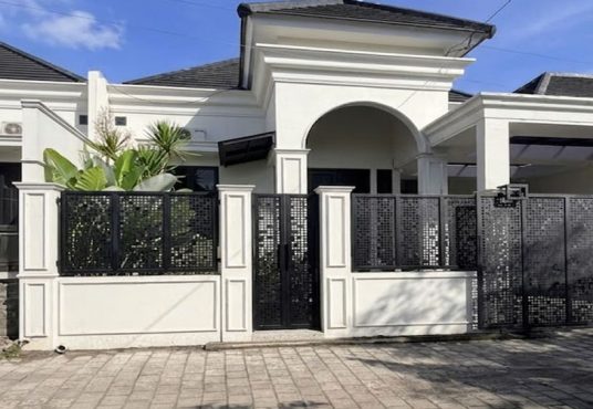 RUMAH MEWAH AMERICAN CLASSIC PURWOMARTANI