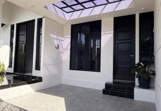 RUMAH MEWAH AMERICAN CLASSIC PURWOMARTANI