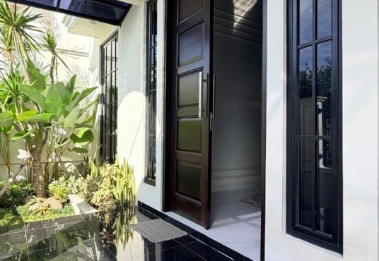RUMAH MEWAH AMERICAN CLASSIC PURWOMARTANI