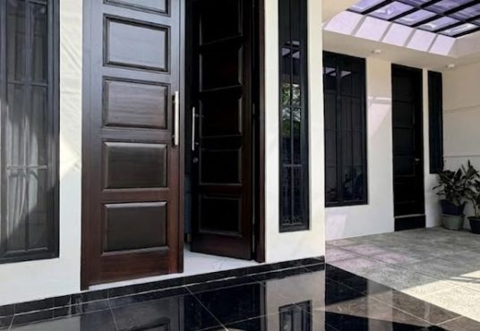 RUMAH MEWAH AMERICAN CLASSIC PURWOMARTANI