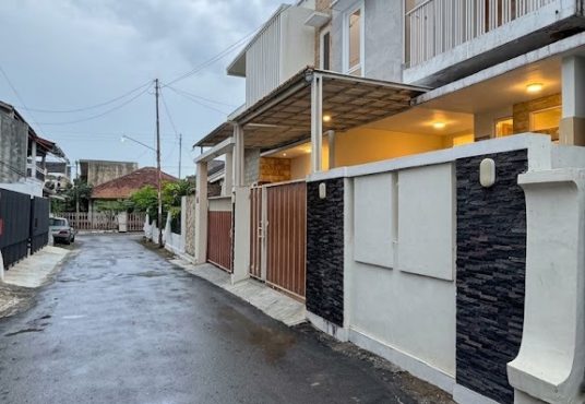 Rumah 2 Lantai di Perumahan Banteng Jl. Kaliurang km 8