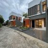 Rumah Modern Etnik Estetik dalam mini cluster di Kasongan