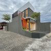 Rumah Modern Etnik Estetik dalam mini cluster di Kasongan
