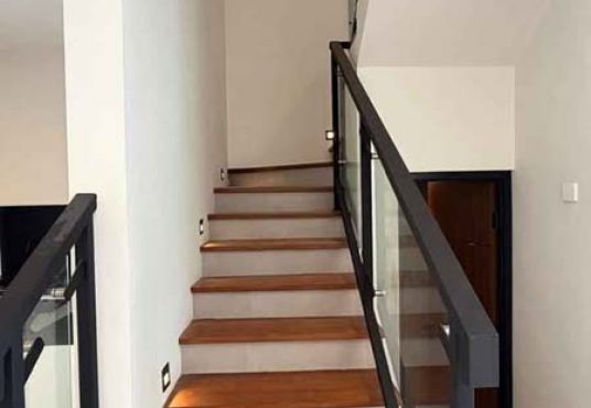 Rumah 2 lantai Full Furnished di Jalan Kaliurang KM 10 dekat UII dan UGM