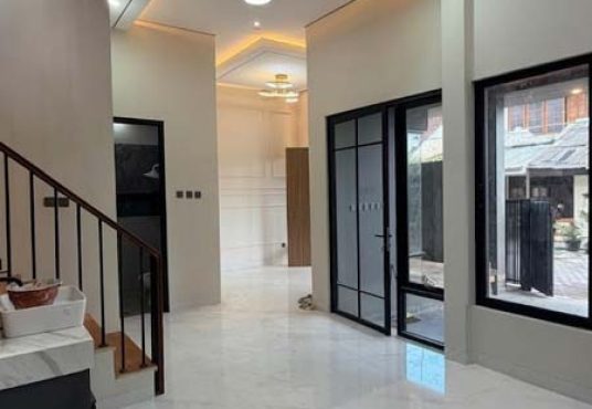 Rumah Baru Modern 2 Lantai Kontemporer Premium di Area Perumahan Jalan Kaliurang KM 6
