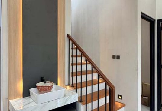 Rumah Baru Modern 2 Lantai Kontemporer Premium di Area Perumahan Jalan Kaliurang KM 6