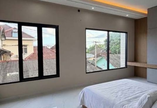 Rumah Baru Modern 2 Lantai Kontemporer Premium di Area Perumahan Jalan Kaliurang KM 6