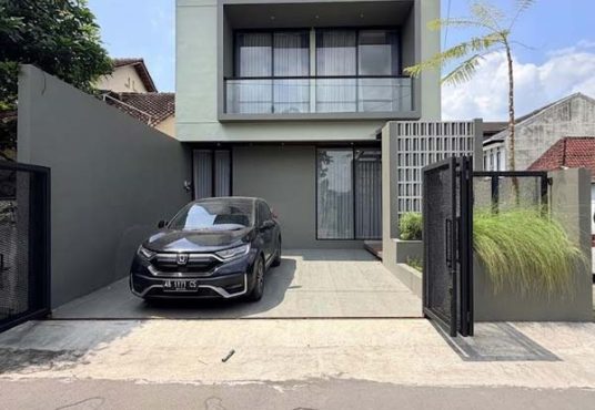 Rumah Cantik Kontemporer Modern 2 lantai Furnished di Jalan Kaliurang Km 9