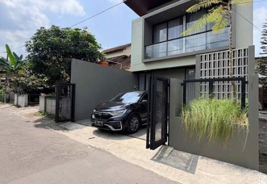Rumah Cantik Kontemporer Modern 2 lantai Furnished di Jalan Kaliurang Km 9