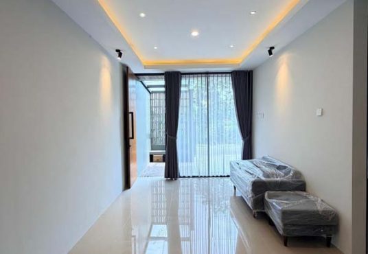 Rumah Cantik Kontemporer Modern 2 lantai Furnished di Jalan Kaliurang Km 9