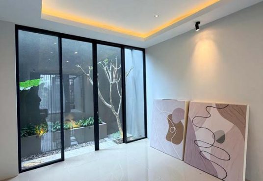 Rumah Cantik Kontemporer Modern 2 lantai Furnished di Jalan Kaliurang Km 9