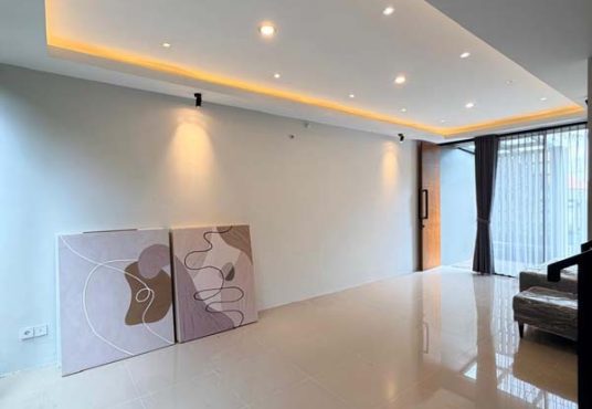 Rumah Cantik Kontemporer Modern 2 lantai Furnished di Jalan Kaliurang Km 9