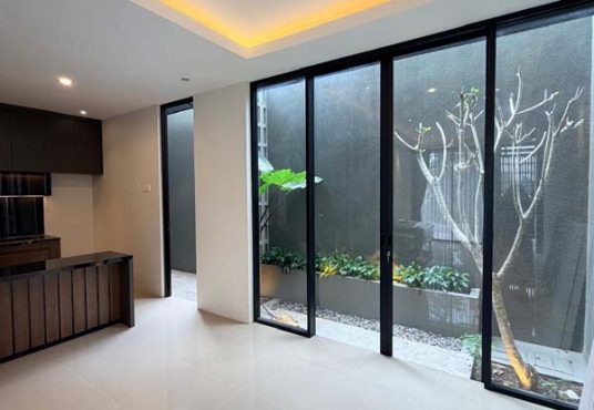 Rumah Cantik Kontemporer Modern 2 lantai Furnished di Jalan Kaliurang Km 9