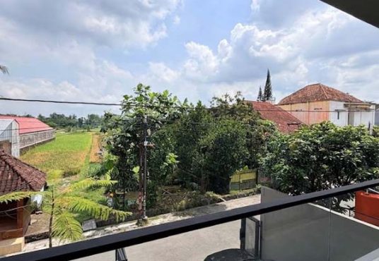 Rumah Cantik Kontemporer Modern 2 lantai Furnished di Jalan Kaliurang Km 9