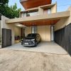 Rumah 2 Lantai Kontemporer Full Furnished di Maguwoharjo dekat Kampus Respati