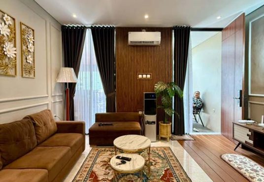Rumah 2 Lantai Kontemporer Full Furnished di Maguwoharjo dekat Kampus Respati