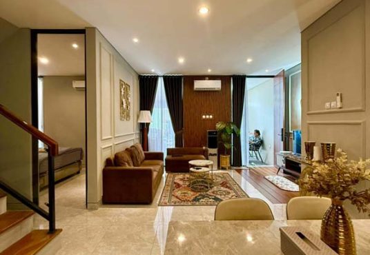 Rumah 2 Lantai Kontemporer Full Furnished di Maguwoharjo dekat Kampus Respati