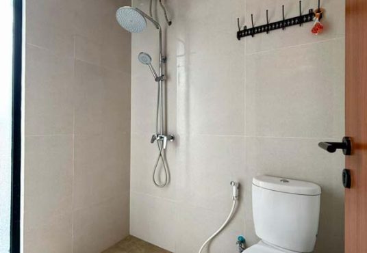 Rumah 2 Lantai Kontemporer Full Furnished di Maguwoharjo dekat Kampus Respati