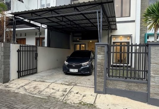 Rumah Strategis 2 lantai dalam perumahan Sawitsari dekat UGM