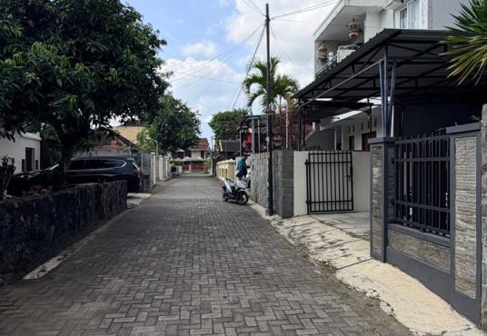 Rumah Strategis 2 lantai dalam perumahan Sawitsari dekat UGM