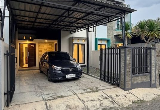 Rumah Strategis 2 lantai dalam perumahan Sawitsari dekat UGM