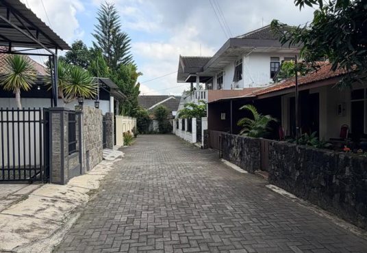 Rumah Strategis 2 lantai dalam perumahan Sawitsari dekat UGM