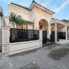 Rumah Mewah Desain Klasik Mediteran Modern Utara Jogja Bay