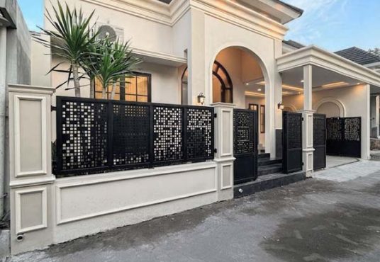 Rumah Mewah Desain Klasik Mediteran Modern Utara Jogja Bay