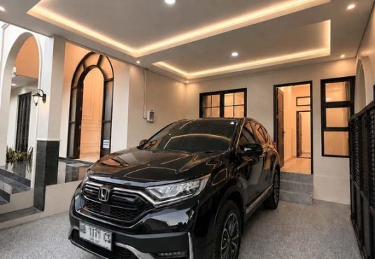Rumah Mewah Desain Klasik Mediteran Modern Utara Jogja Bay